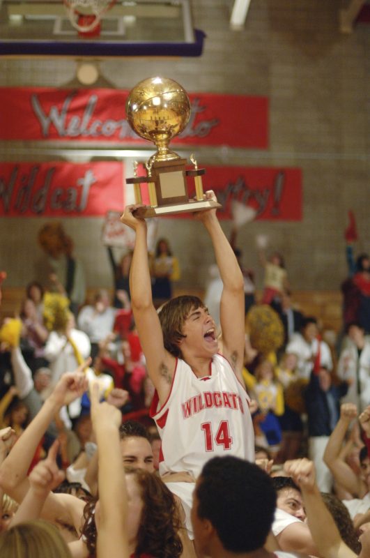 HIGH SCHOOL MUSICAL Zac Efron